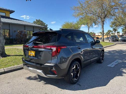 Gravity Gray 2025 Kia Seltos S
