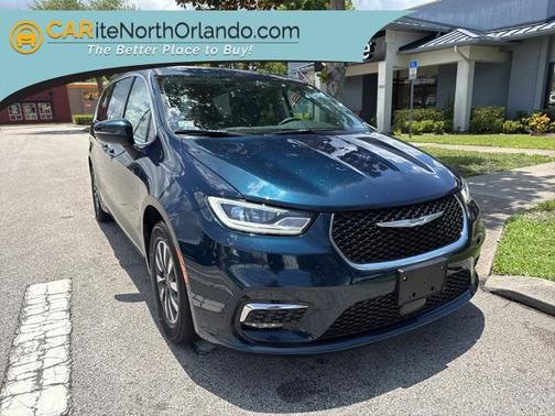 2023 Chrysler Pacifica Hybrid Touring L
