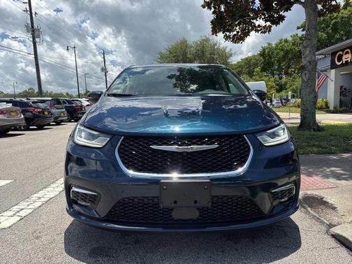2023 Chrysler Pacifica Hybrid Touring L