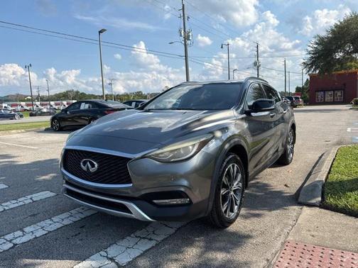 2018 INFINITI QX30 Premium