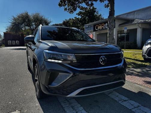 2024 Volkswagen Taos 1.5T SE