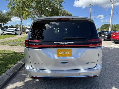 2023 Chrysler Pacifica Hybrid Touring L