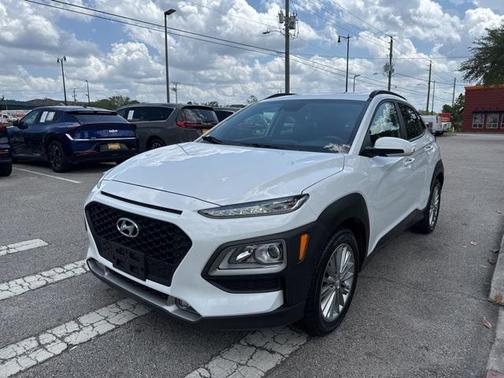 2021 Hyundai KONA SEL Plus