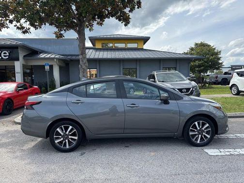Gun Metallic 2025 Nissan Versa 1.6 SV