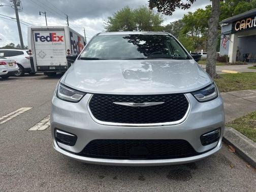 Silver Mist Clearcoat 2024 Chrysler Pacifica Hybrid Select