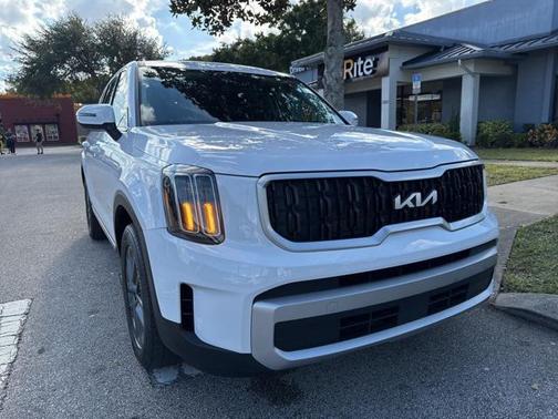 2024 Kia Telluride LX