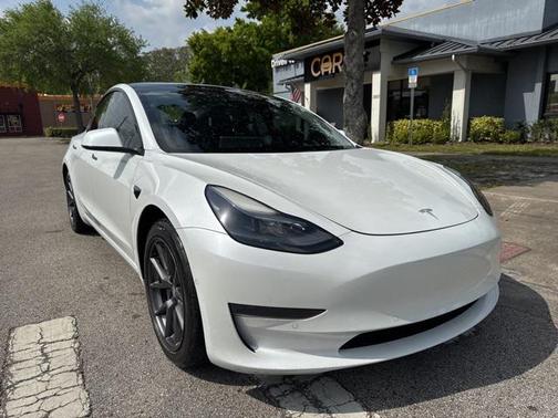 2021 Tesla Model 3 Standard Range Plus