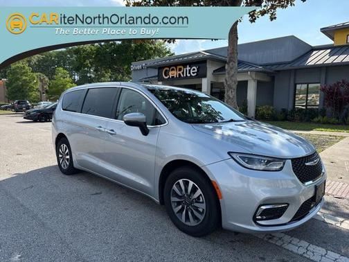 2023 Chrysler Pacifica Hybrid Touring L