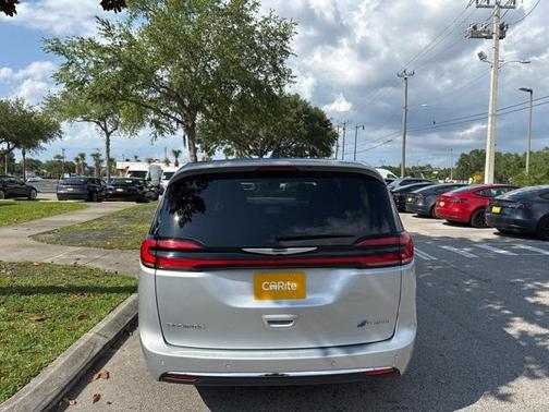 2023 Chrysler Pacifica Hybrid Touring L