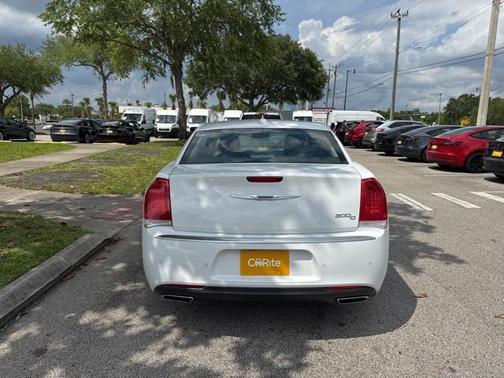 2019 Chrysler 300 C