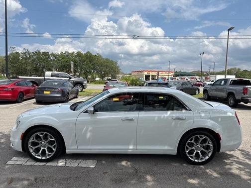 2019 Chrysler 300 C