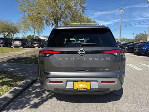 2023 Nissan Pathfinder SL 4WD