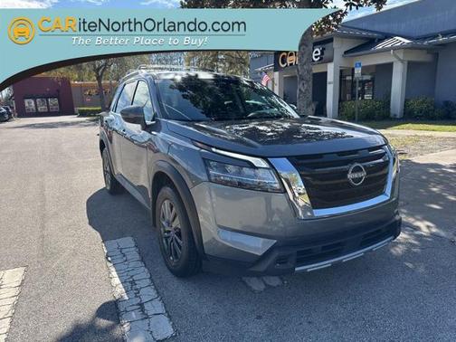 2023 Nissan Pathfinder SL 4WD