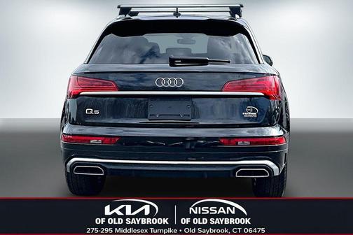 Mythos Black Metallic 2022 Audi Q5 45 S line Prestige