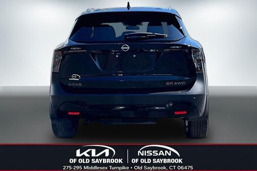 Super Black 2025 Nissan Kicks SR