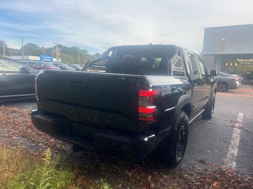 2024 Nissan Frontier SV
