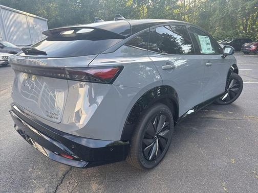 2025 Nissan ARIYA PLATINUM+