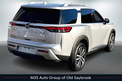 2023 Nissan Pathfinder Platinum 4WD