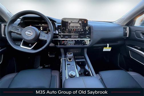 2025 Nissan Pathfinder Platinum 4WD