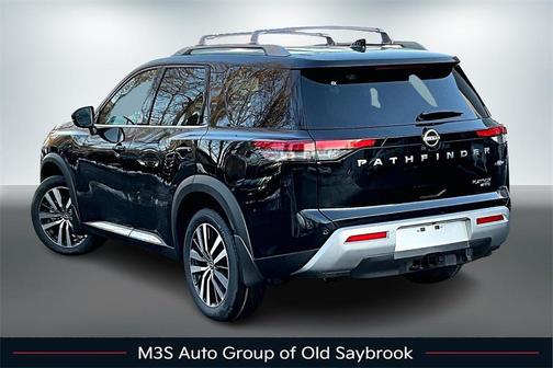 2025 Nissan Pathfinder Platinum 4WD