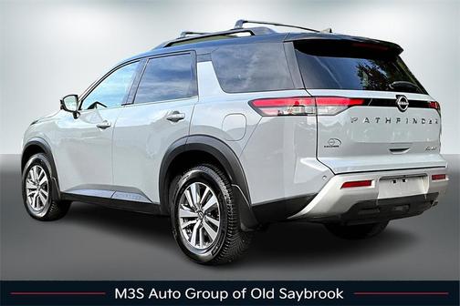2022 Nissan Pathfinder SL 4WD