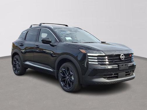 Super Black 2027 Nissan Kicks SR