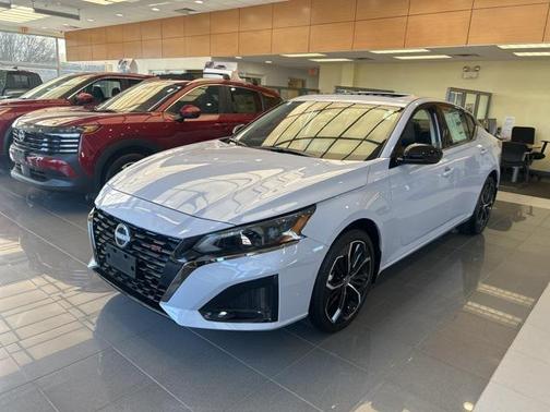 2025 Nissan Altima SR AWD