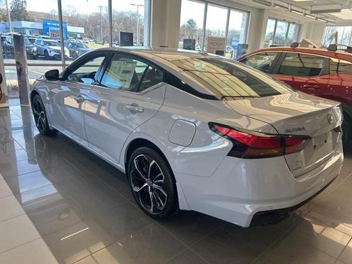 2025 Nissan Altima SR AWD