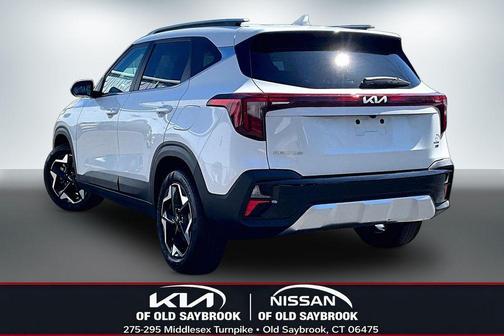 Snow White Pearl 2024 Kia Seltos EX