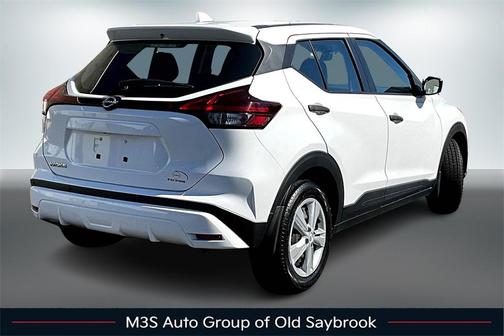 2022 Nissan Kicks S