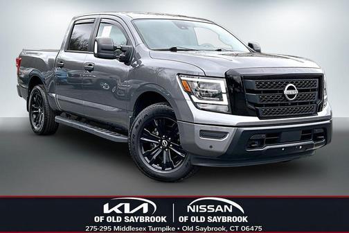 2023 Nissan Titan SV
