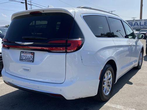 2022 Chrysler Pacifica Touring L