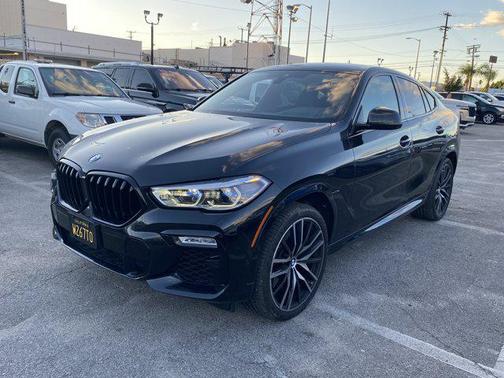 2021 BMW X6 M50i