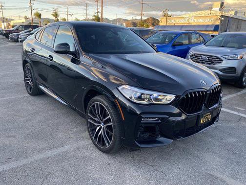2021 BMW X6 M50i