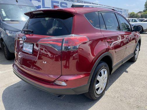 2018 Toyota RAV4 LE