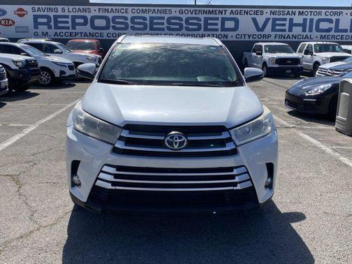 Blizzard Pearl 2019 Toyota Highlander XLE