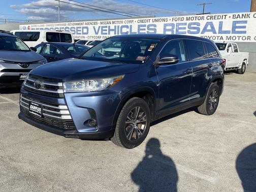 Shoreline Blue Pearl 2019 Toyota Highlander LE