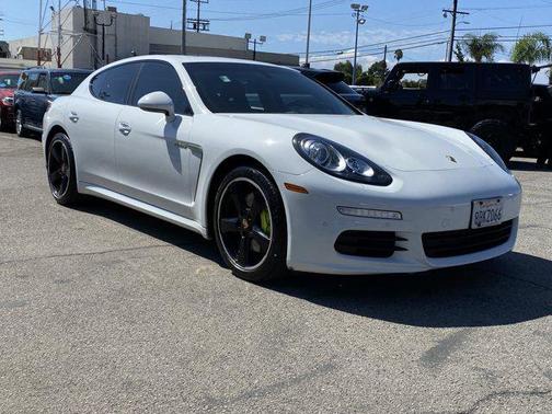 2015 Porsche Panamera 4