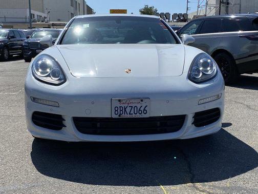 2015 Porsche Panamera 4