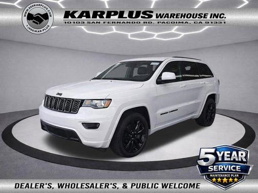 Bright White Clearcoat 2021 Jeep Grand Cherokee Laredo