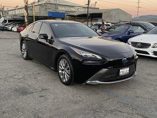 2022 Toyota Mirai Base