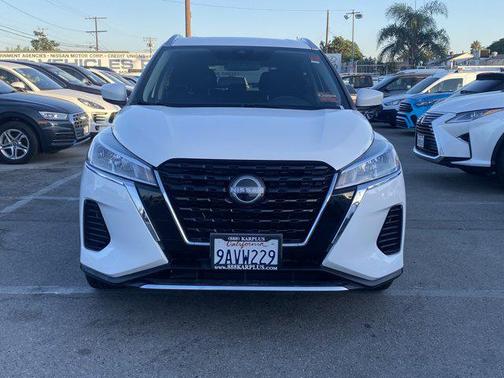 2022 Nissan Kicks SV