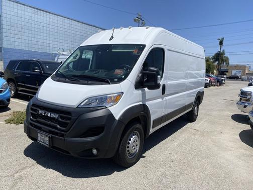 Bright White Clearcoat 2024 RAM ProMaster 2500 Tradesman