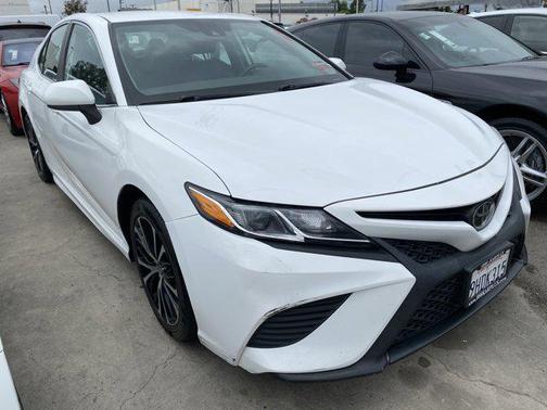 2020 Toyota Camry SE