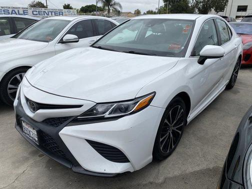 2020 Toyota Camry SE