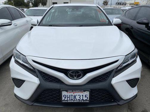 2020 Toyota Camry SE