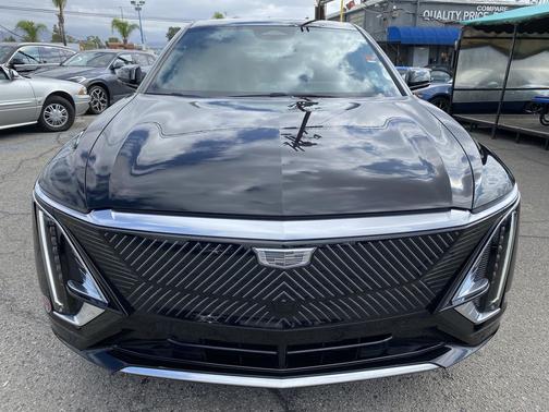 Stellar Black Metallic 2024 Cadillac LYRIQ Tech
