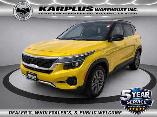 Starbright Yellow/Black Roof 2022 Kia Seltos S
