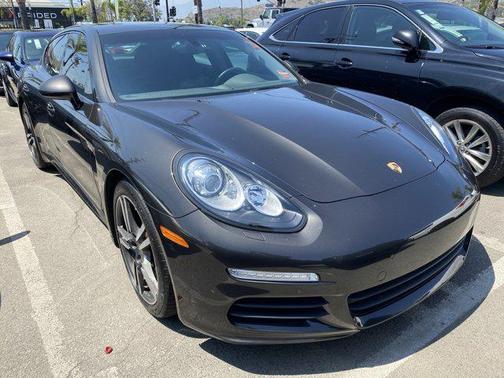 2014 Porsche Panamera 4