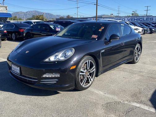 2013 Porsche Panamera 4 Platinum Edition